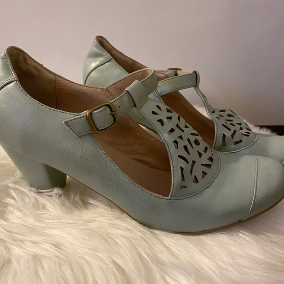 Modcloth Shoes - ModCloth Green MaryJanes